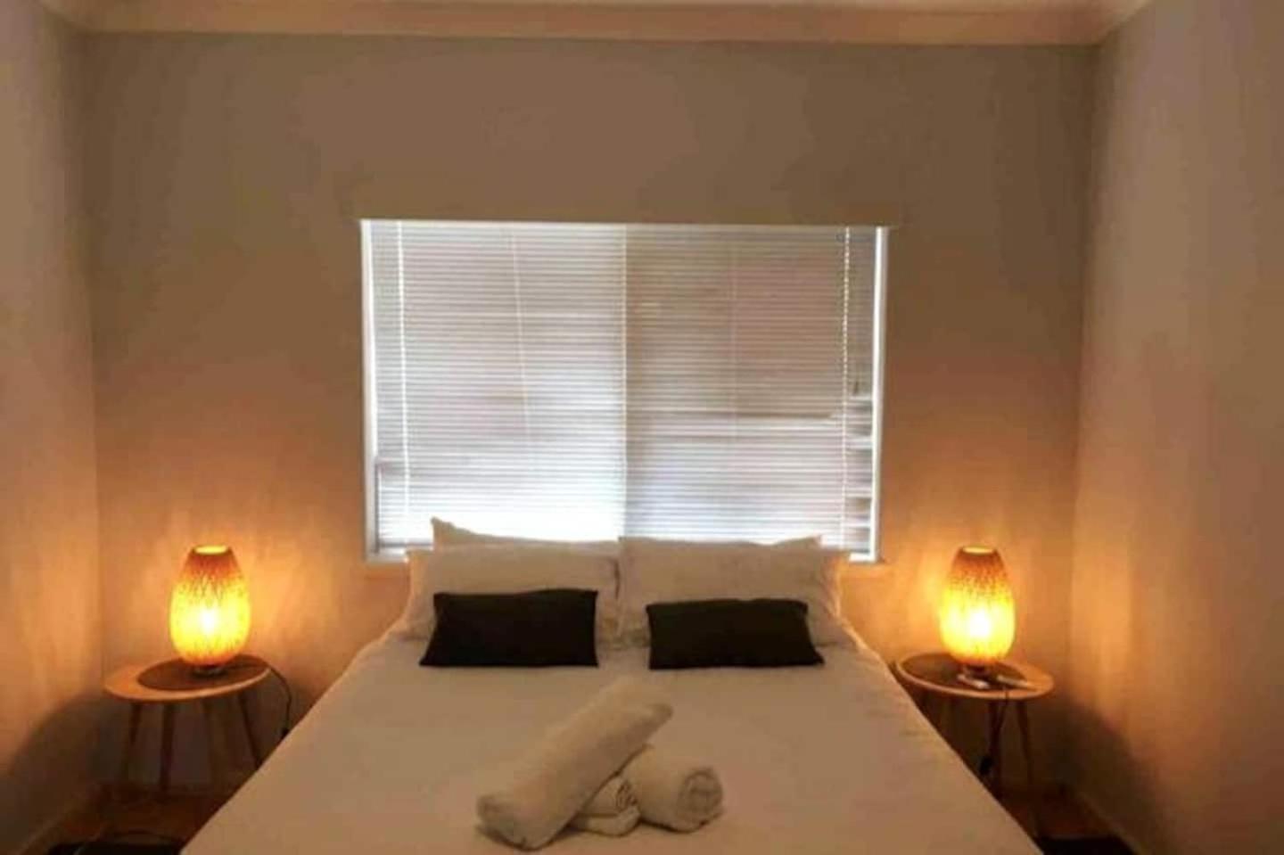 Acacia Holiday Or Business Stay - Quiet Location Perth Esterno foto